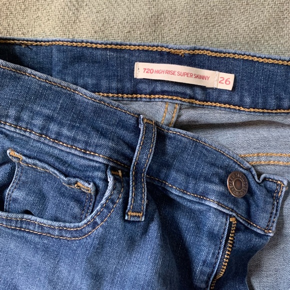 Levi’s high rise skinny jeans!! - Picture 4 of 4